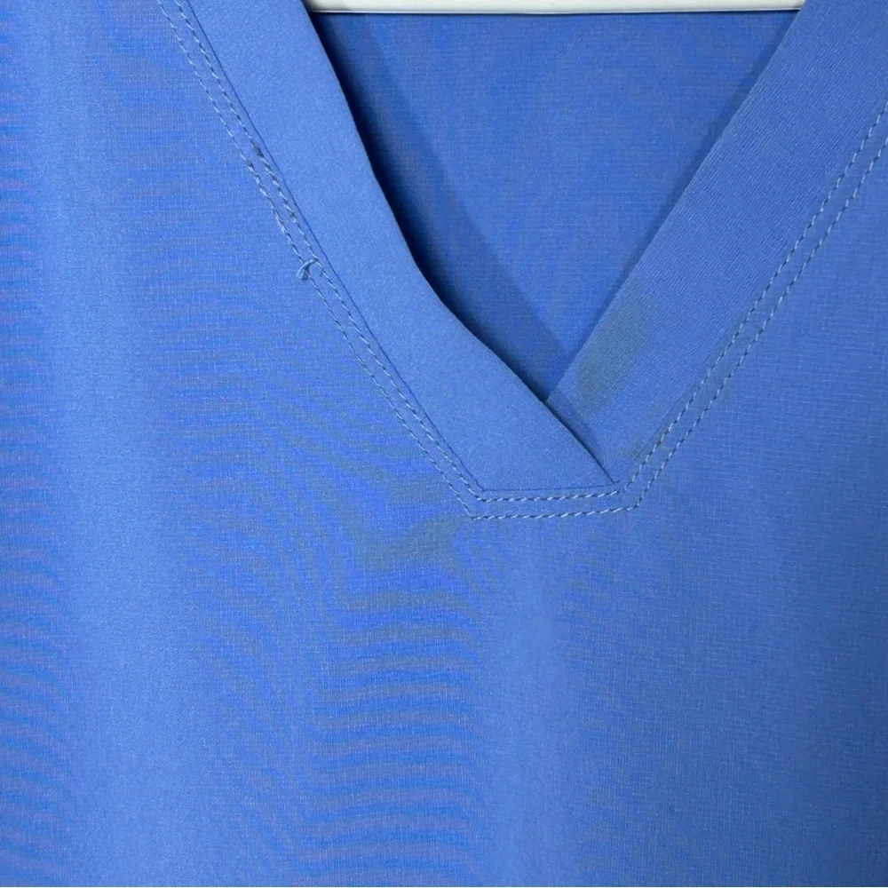 Carhartt Women's V-Neck Blueish Purple Short Sleeve Scrub Size M - Picture 9 of 9